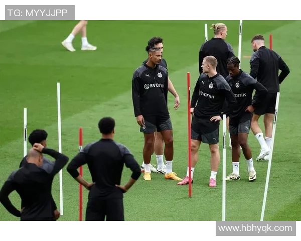 欧冠足球明星阵容揭秘谁是赛场上的璀璨之星