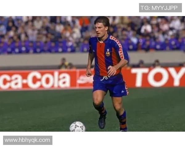 足球明星们的速度传奇：那些在绿茵场上飞奔的闪电人物